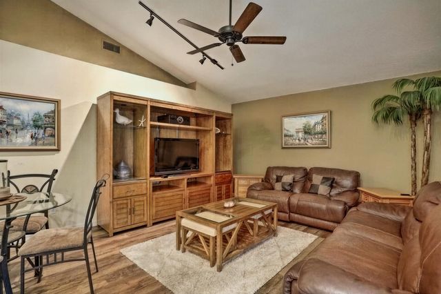 522 SW Timber Trail, Stuart, FL 34997
