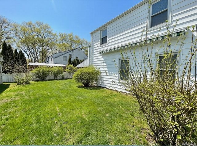 67 Elton Road, Stewart Manor, NY 11530