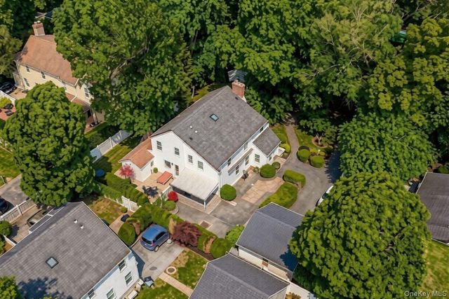 67 Elton Road, Stewart Manor, NY 11530