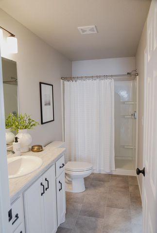 2507 37th Avenue S, Moorhead, MN 56560