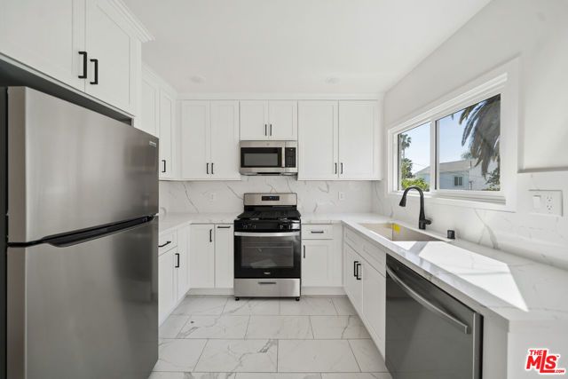 1027 N Gardener, West Hollywood, CA 90046