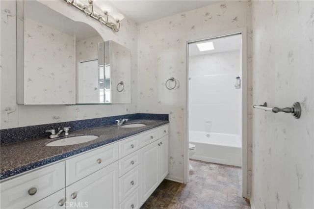 6121 Shoup Avenue 23, Woodland Hills, CA 91367