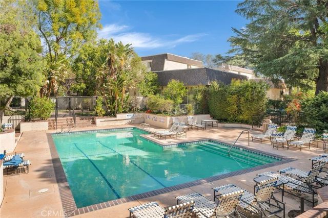 6121 Shoup Avenue 23, Woodland Hills, CA 91367