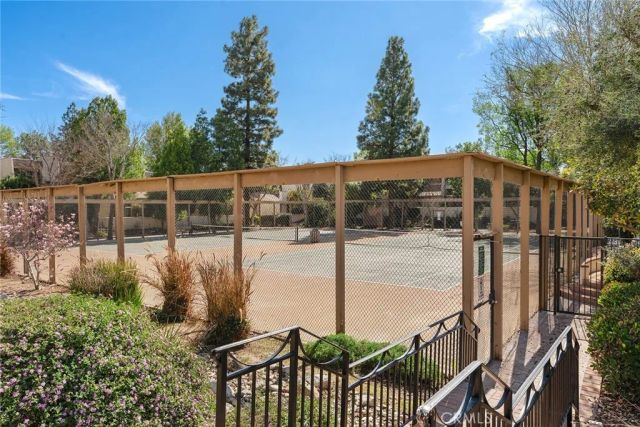 6121 Shoup Avenue 23, Woodland Hills, CA 91367