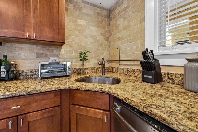 210 22ND AVENUE NE 12, St Petersburg, FL 33704