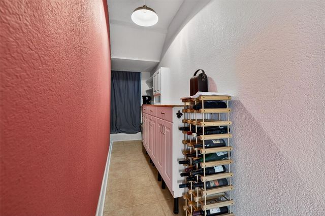 210 22ND AVENUE NE 12, St Petersburg, FL 33704
