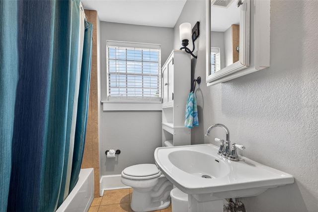 210 22ND AVENUE NE 12, St Petersburg, FL 33704