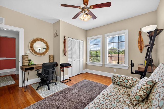 210 22ND AVENUE NE 12, St Petersburg, FL 33704