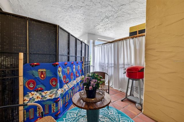 210 22ND AVENUE NE 12, St Petersburg, FL 33704