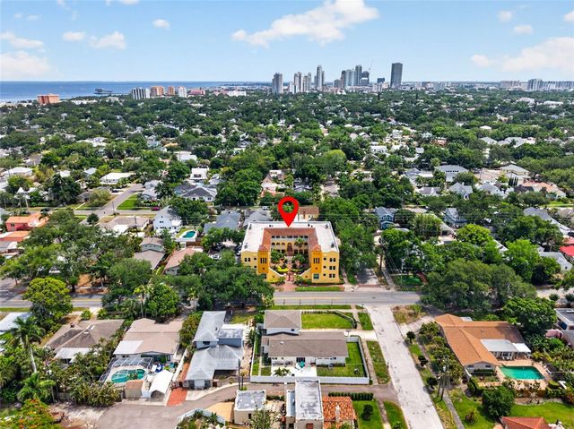 210 22ND AVENUE NE 12, St Petersburg, FL 33704