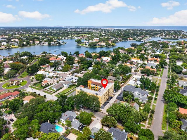210 22ND AVENUE NE 12, St Petersburg, FL 33704