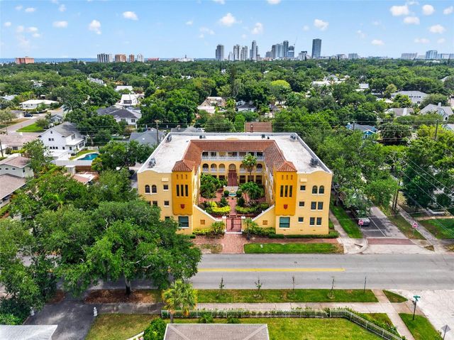 210 22ND AVENUE NE 12, St Petersburg, FL 33704