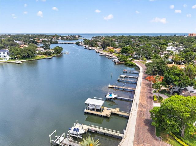 210 22ND AVENUE NE 12, St Petersburg, FL 33704