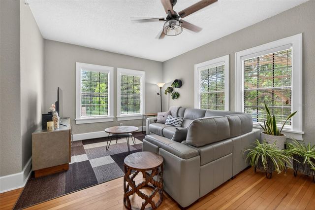 210 22ND AVENUE NE 12, St Petersburg, FL 33704