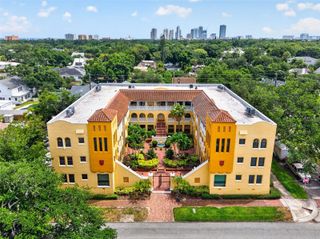 210 22ND AVENUE NE 12, St Petersburg, FL 33704