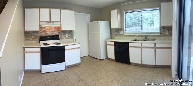 9003 MOUNTAIN FIELD DR, San Antonio, TX 78240