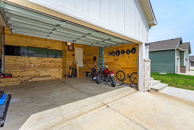 5304 W 46th St S, Wichita, KS 67215