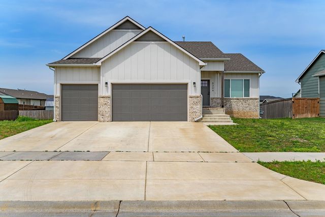 5304 W 46th St S, Wichita, KS 67215