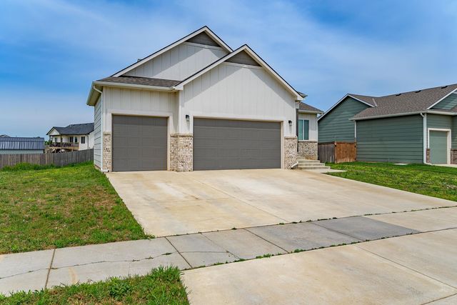 5304 W 46th St S, Wichita, KS 67215