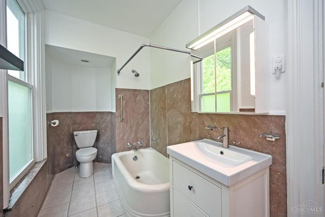 35 Walnut Avenue, Wyoming, OH 45215
