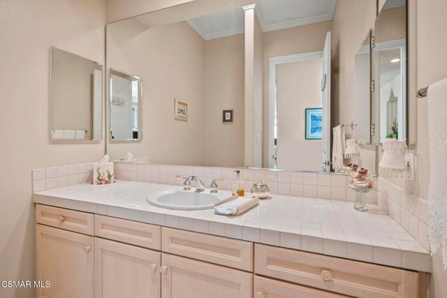 1662 E Janss Road, Thousand Oaks, CA 91362