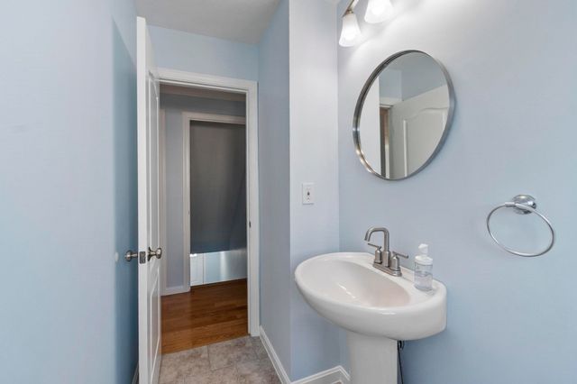 15 Bandon Circle 15, Westford, MA 01886