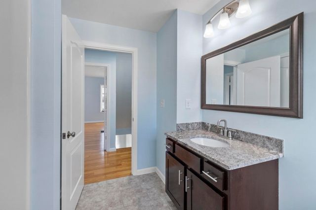 15 Bandon Circle 15, Westford, MA 01886