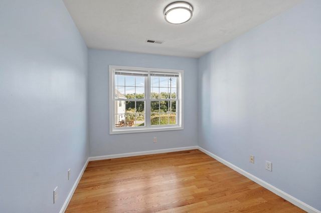 15 Bandon Circle 15, Westford, MA 01886