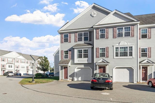 15 Bandon Circle 15, Westford, MA 01886