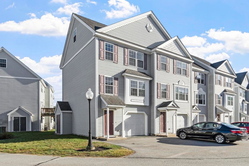 15 Bandon Circle 15, Westford, MA 01886