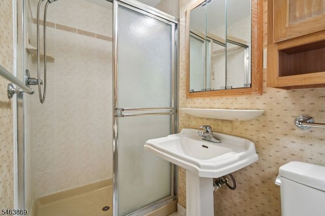 27 Karla Dr, Hanover Twp., NJ 07981