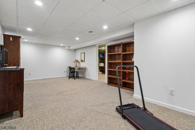 27 Karla Dr, Hanover Twp., NJ 07981