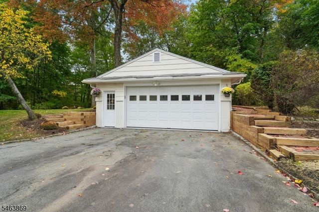 27 Karla Dr, Hanover Twp., NJ 07981