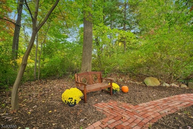 27 Karla Dr, Hanover Twp., NJ 07981
