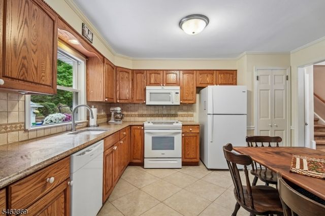 27 Karla Dr, Hanover Twp., NJ 07981