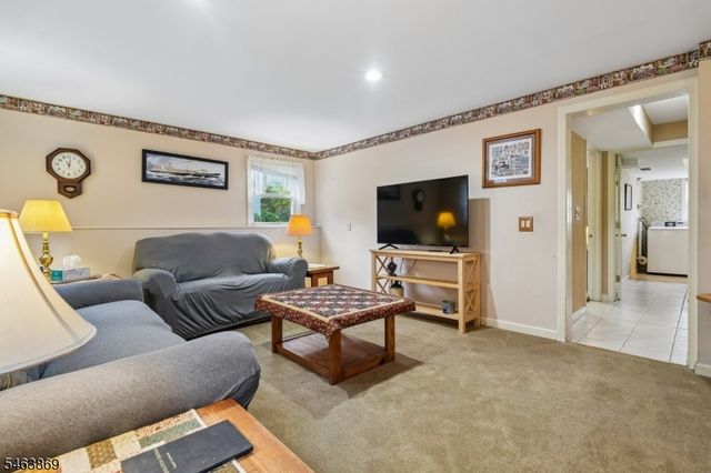 27 Karla Dr, Hanover Twp., NJ 07981