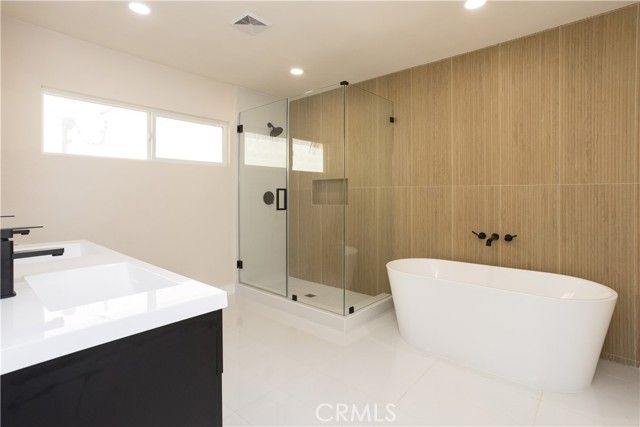 325 E 222nd St Street, Carson, CA 90745