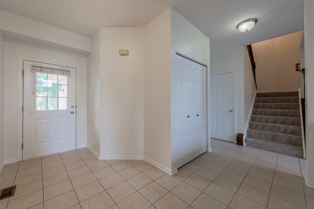 1226 BRADLEY Circle, Elgin, IL 60120