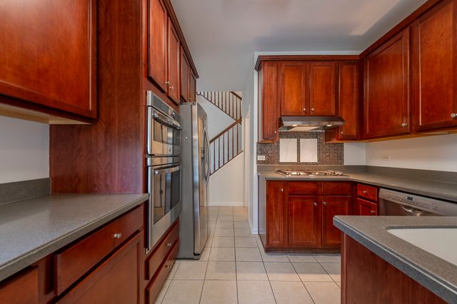 1226 BRADLEY Circle, Elgin, IL 60120