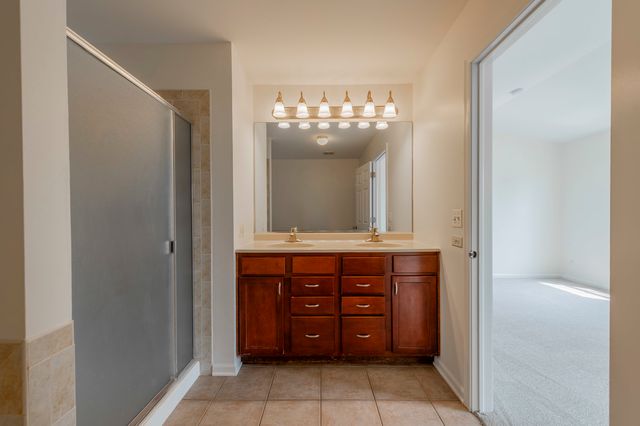 1226 BRADLEY Circle, Elgin, IL 60120