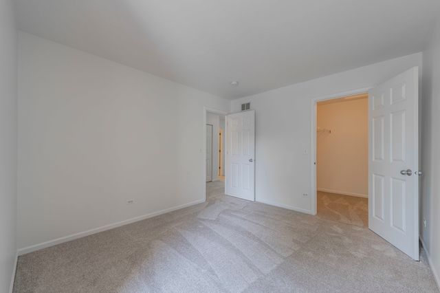 1226 BRADLEY Circle, Elgin, IL 60120