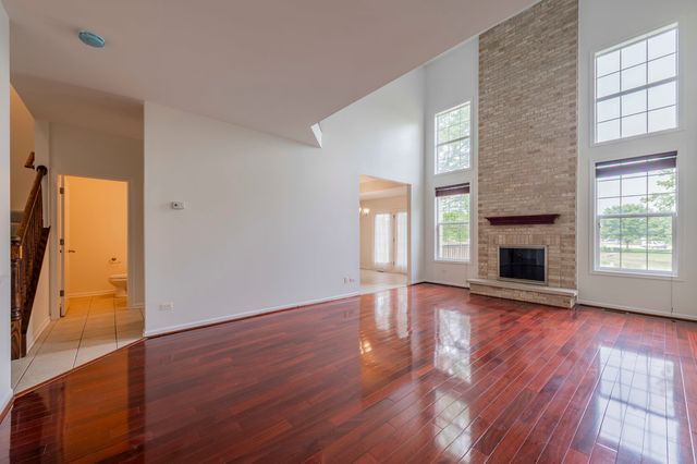 1226 BRADLEY Circle, Elgin, IL 60120