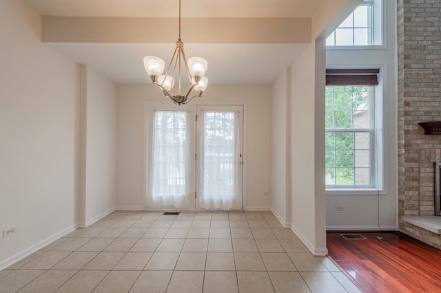 1226 BRADLEY Circle, Elgin, IL 60120