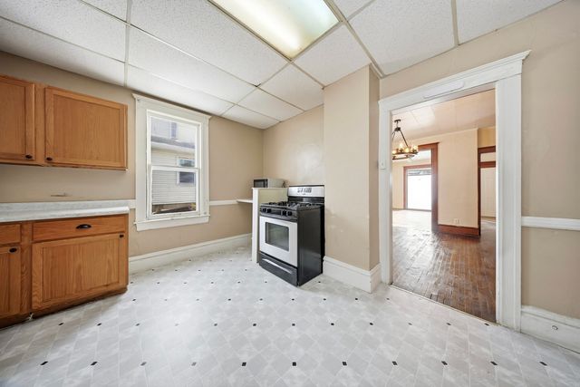 108-110 E Iroquois Street, Freeport, IL 61032