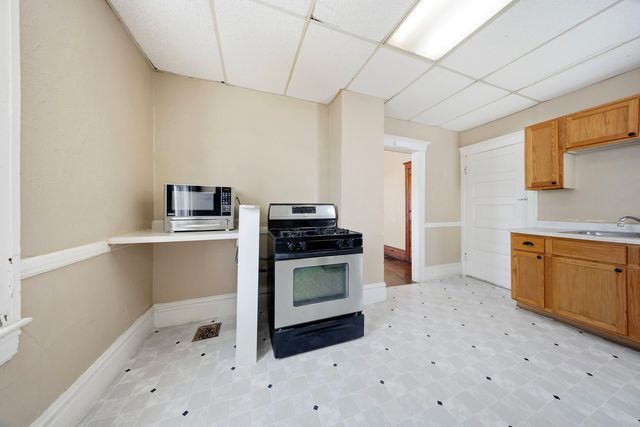 108-110 E Iroquois Street, Freeport, IL 61032