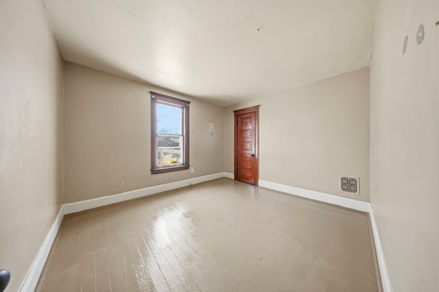 108-110 E Iroquois Street, Freeport, IL 61032