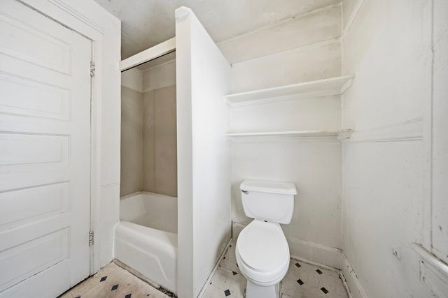 108-110 E Iroquois Street, Freeport, IL 61032