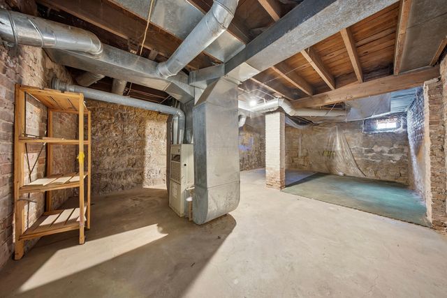 108-110 E Iroquois Street, Freeport, IL 61032