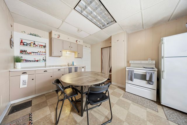 108-110 E Iroquois Street, Freeport, IL 61032