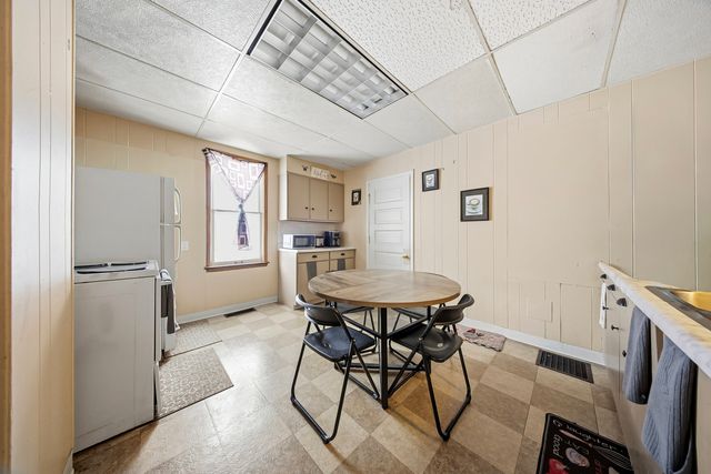 108-110 E Iroquois Street, Freeport, IL 61032